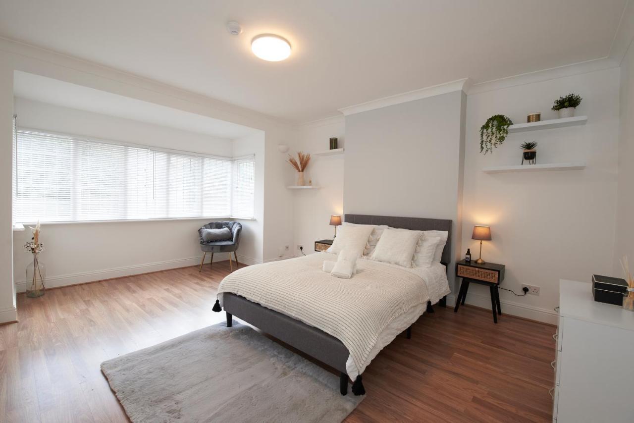 Excellent, Three Bedroom North London Apartment With Free Parking Exteriér fotografie
