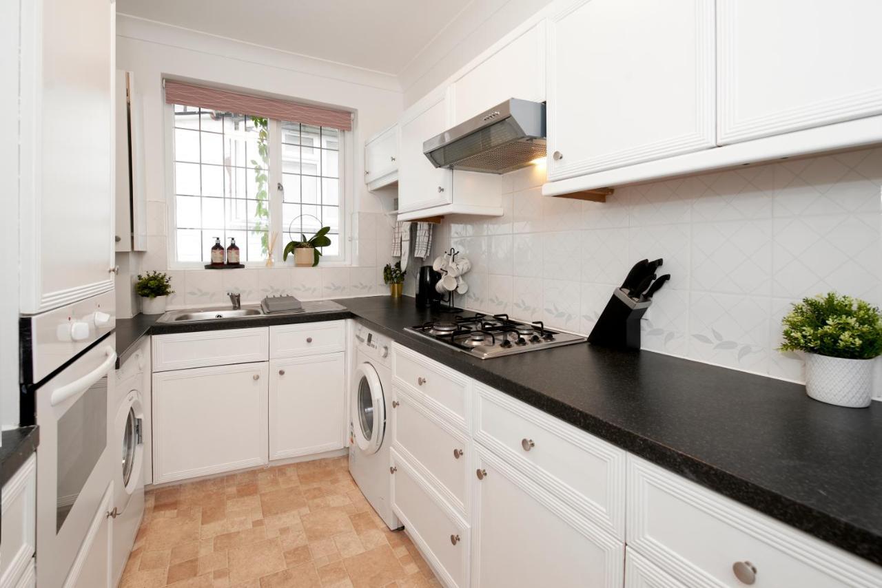 Excellent, Three Bedroom North London Apartment With Free Parking Exteriér fotografie