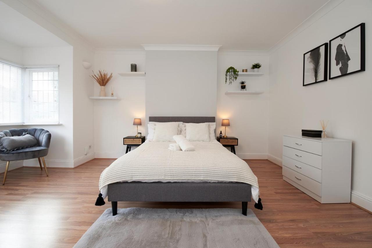 Excellent, Three Bedroom North London Apartment With Free Parking Exteriér fotografie